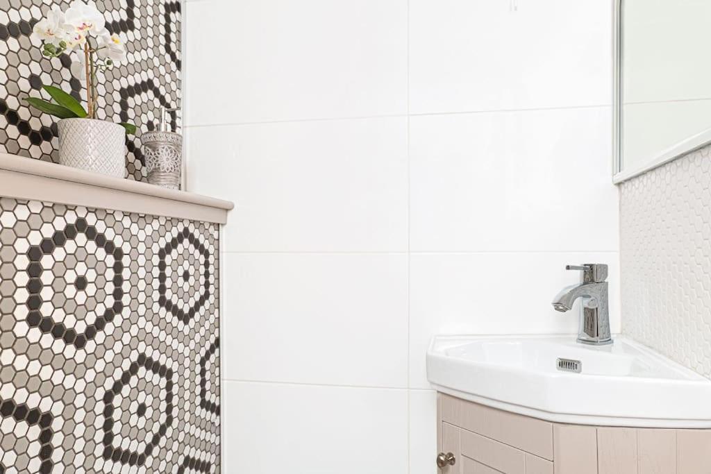 Newly Refurbished 2-Bedroom Flat In Notting Hill لندن المظهر الخارجي الصورة