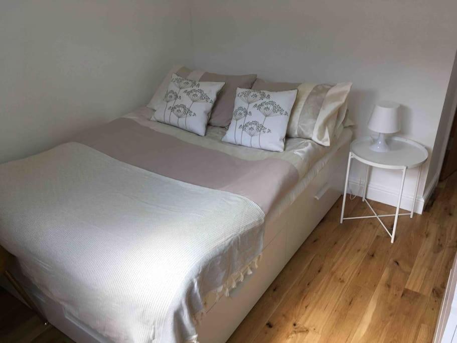 Newly Refurbished 2-Bedroom Flat In Notting Hill لندن المظهر الخارجي الصورة