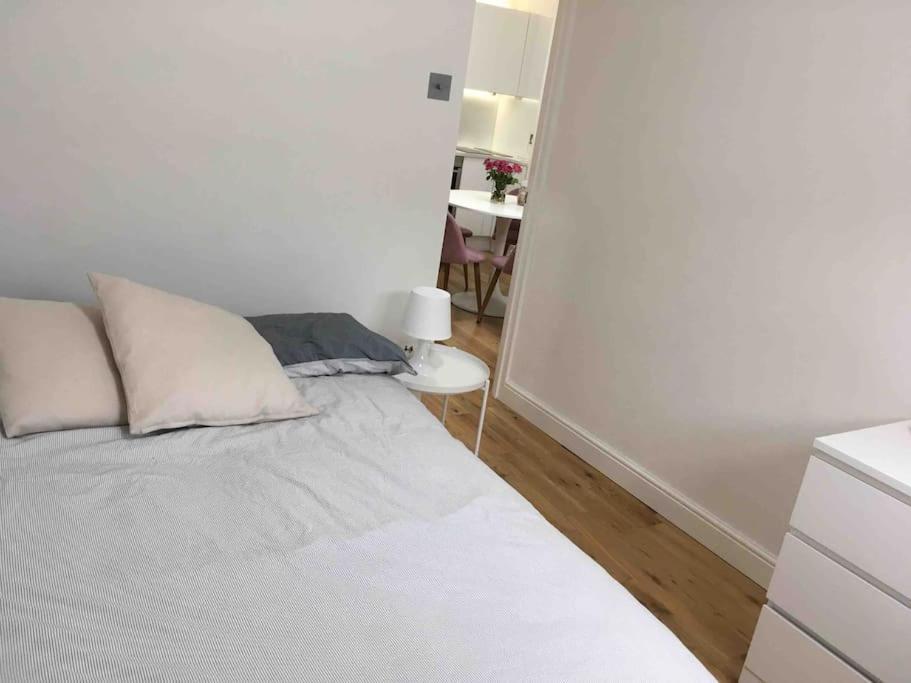 Newly Refurbished 2-Bedroom Flat In Notting Hill لندن المظهر الخارجي الصورة