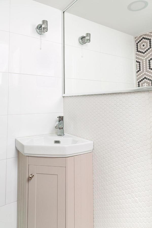 Newly Refurbished 2-Bedroom Flat In Notting Hill لندن المظهر الخارجي الصورة